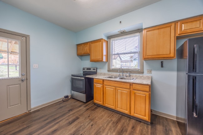 Building Photo - 308 Menoher Wy