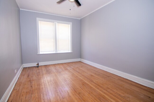 Foto del edificio - 7610 S Saginaw Ave