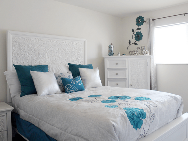 Spacious Bedroom with Natural Light - Nantucket Gardens