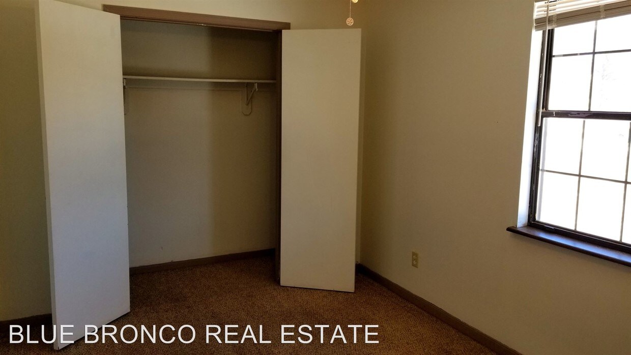 Foto principal - 6321-6327 N Wyandotte St