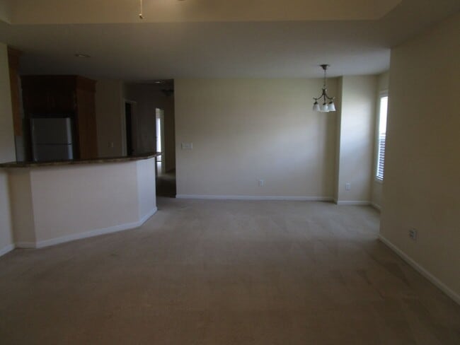 Building Photo - Landmark Pointe Subdivision
