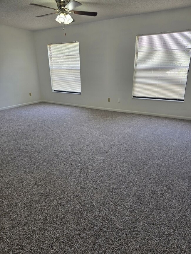 Building Photo - Spacious 3/2/2 in Citrus Springs!!!