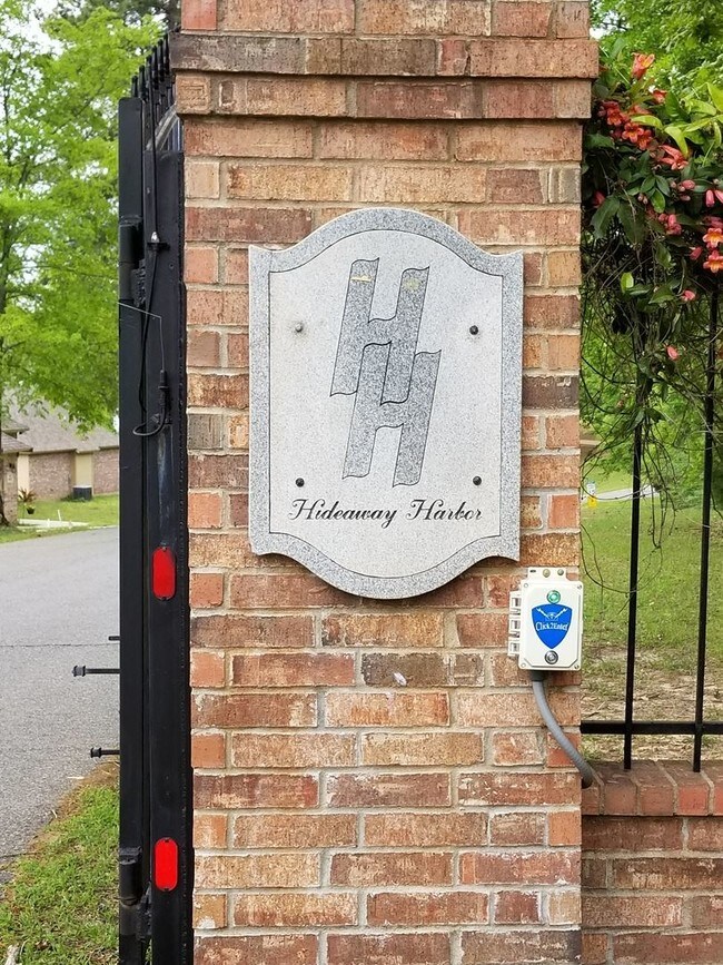 Foto del edificio - 4 br, 2 bath House - 3828 Lakeside Dr