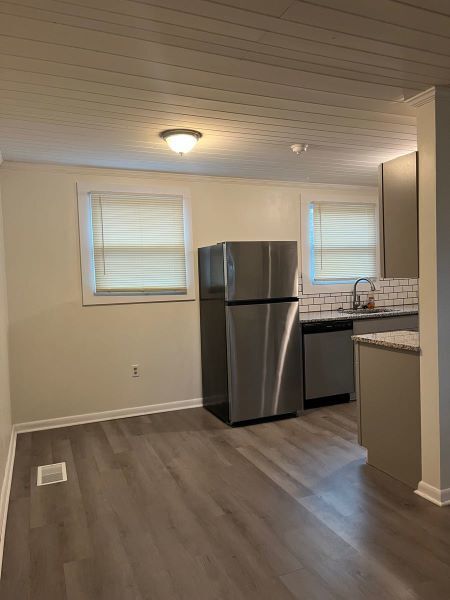 Building Photo - 2 bed/1 bath near Maryville College