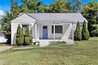 Building Photo - 613 Youngs Ln