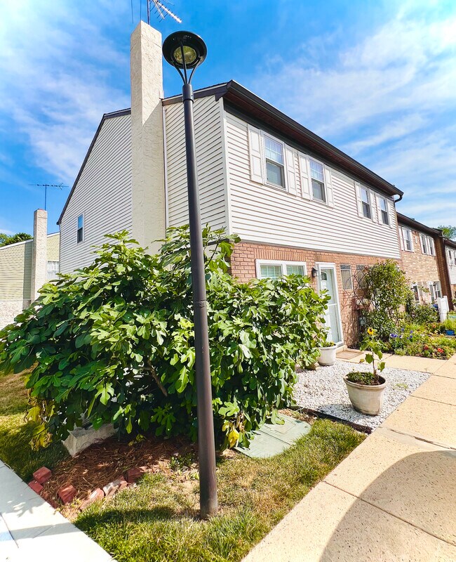 Foto del edificio - 515 N York Rd