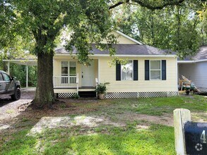 Building Photo - 40216 Hendrix Ln