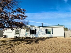 Building Photo - 2406 Robin Rd