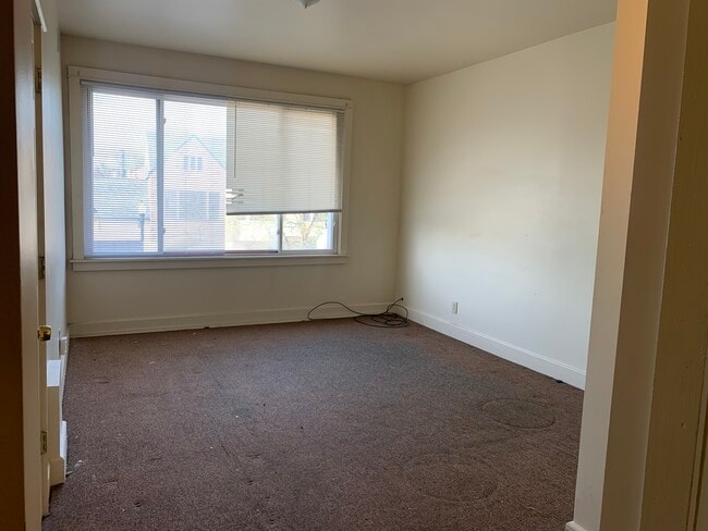Building Photo - 2039 W 95th St