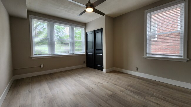 Foto del edificio - 7512 Cromwell Dr