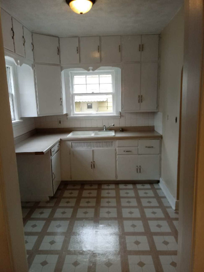 Foto del edificio - 2702 Hartzer St