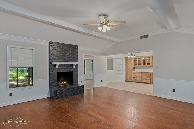 Building Photo - 108 Deerwood Ln