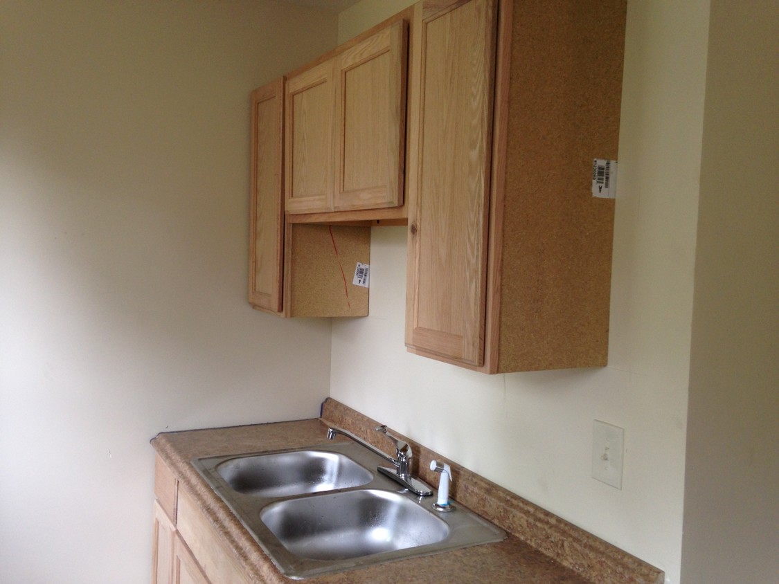 Primary Photo - 214 Ferry St