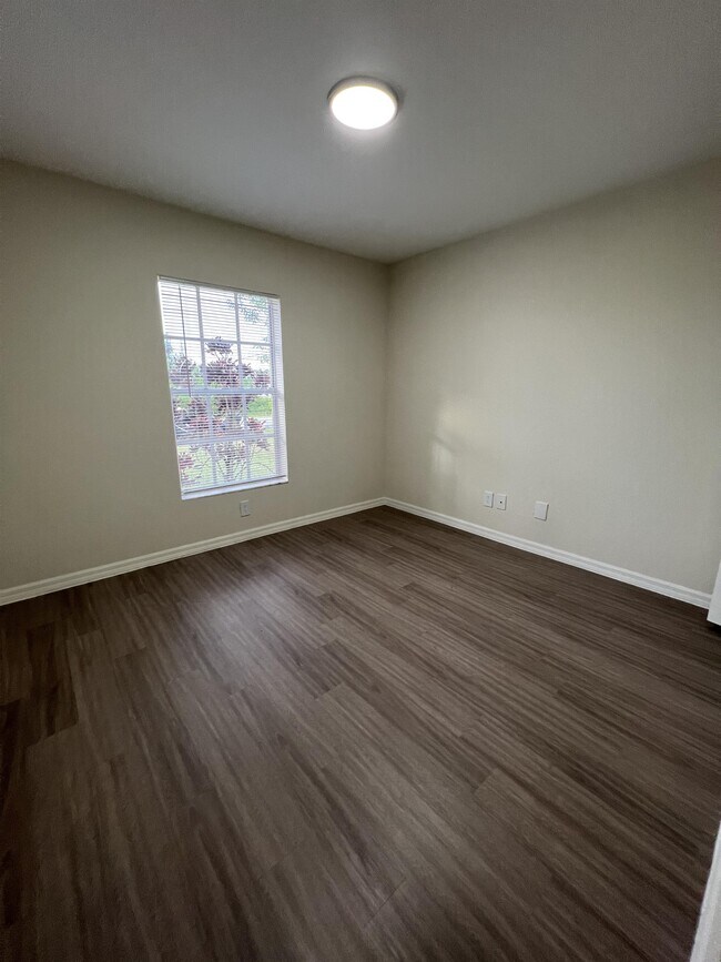 Foto del edificio - 2301 Ansel Ave S