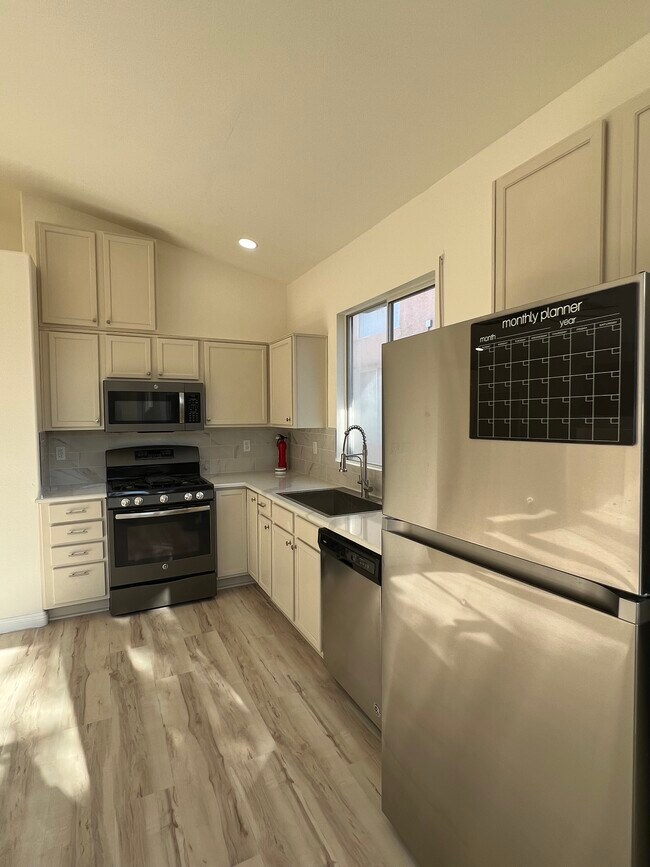 Foto del edificio - 2493 W Richmar Ave