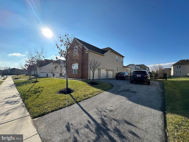 Building Photo - 124 Odyssey Dr