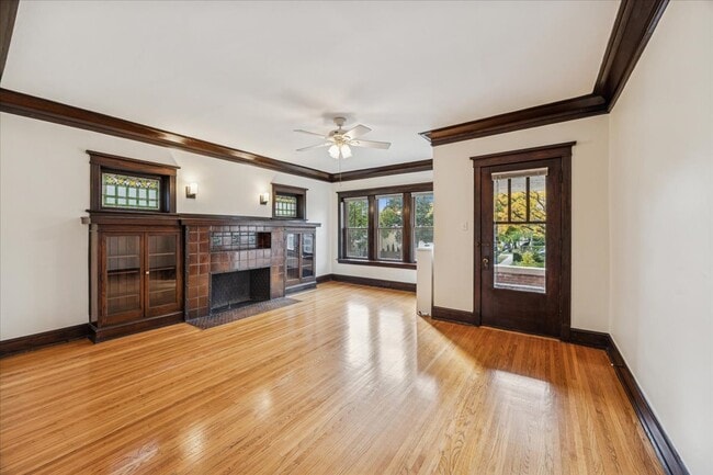 Foto del edificio - 5902 W Midway Park