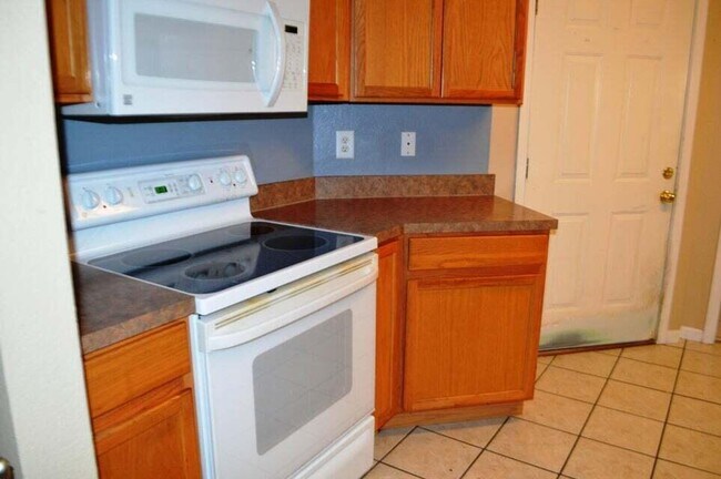 Building Photo - 5105 Sandstone Dr