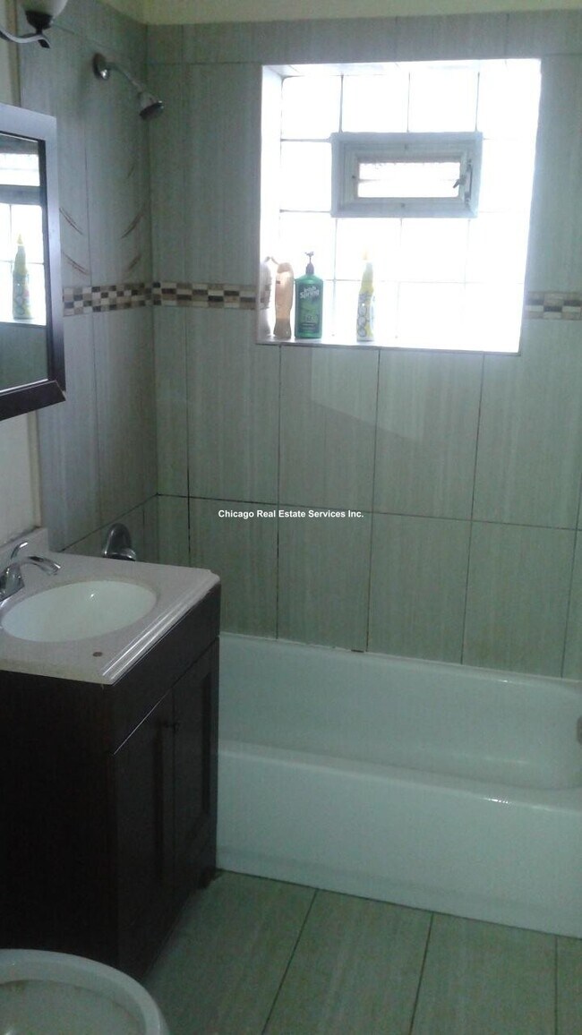 Foto del edificio - 4447 N Hamlin Ave