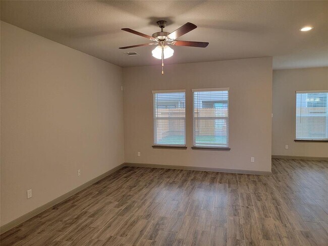 Building Photo - 7970 Cypress Dr