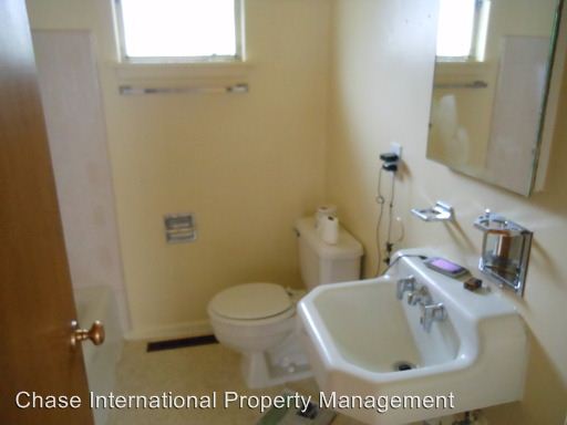 Building Photo - 2202 Idlewild Dr