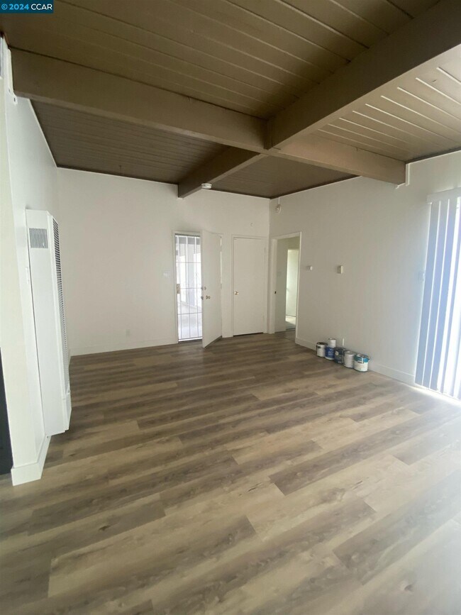 Foto del edificio - 4829 Cutting Blvd