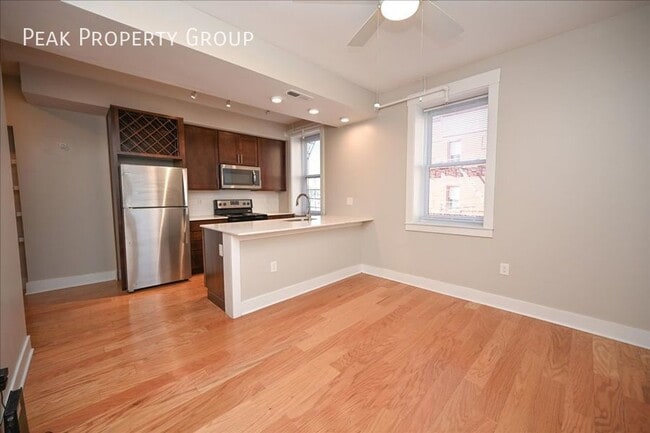 Foto del edificio - 433 E 13th St