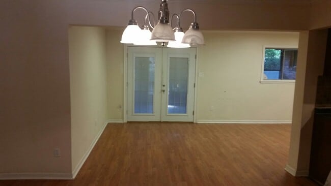 Building Photo - 2046 Shadywood- HOUSE FOR LEASE IN SHREVEPORT