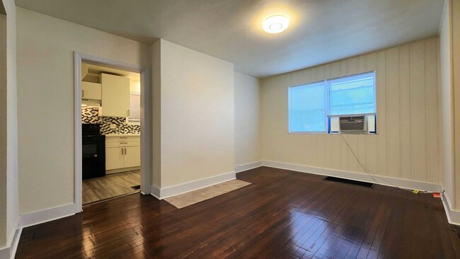 Building Photo - Updated 4BR house with garage!