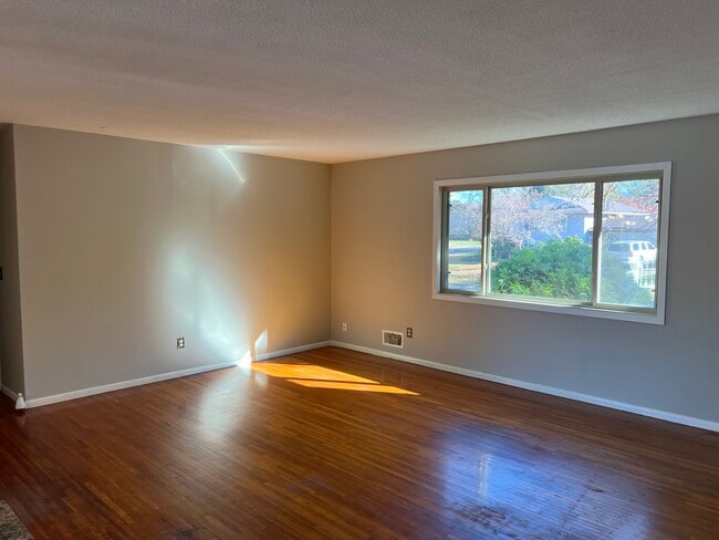 Building Photo - 4055 Halite Ln
