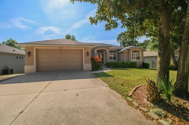 Foto del edificio - 6065 Spruce Point Cir