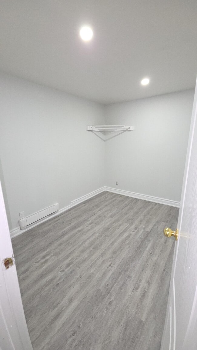 Building Photo - 1299 Gerrard St E