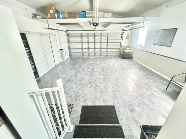 Foto del edificio - 2153 Crane Lakes Blvd