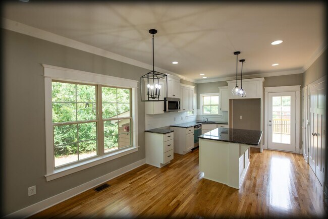 Building Photo - 406 Hump Cir