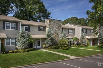 Building Photo - 134 Lake Pointe Ct