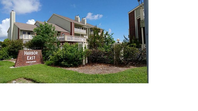 Building Photo - 500 Ferry Rd