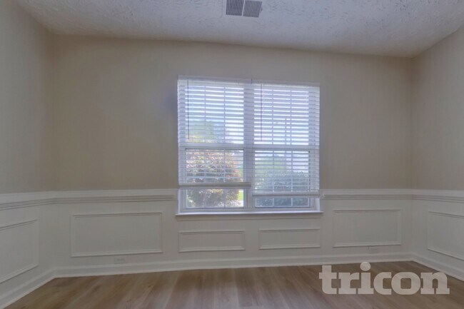 Foto del edificio - 411 Clearstream Ln