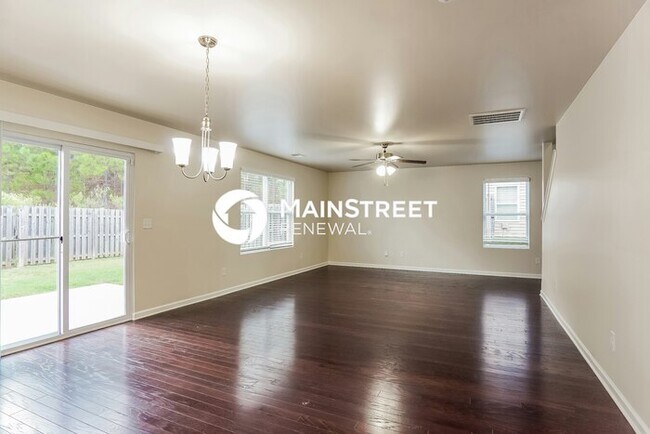 Foto del edificio - 4 Bedroom Pet-Friendly Home in CHELSEA, AL with Main Street Renewal