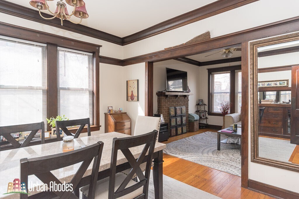Primary Photo - 3635 N Wolcott Ave