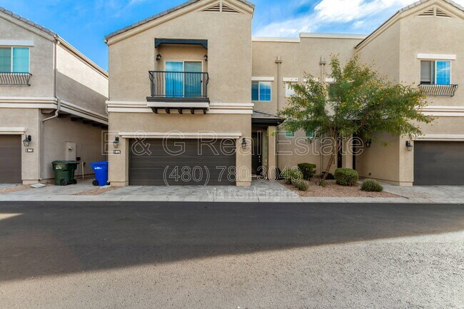 Foto del edificio - 3059 N 33rd Pl