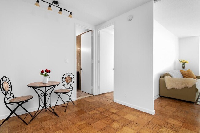 Foto del edificio - 7002 Boulevard E