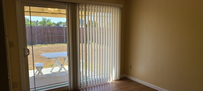 Foto del edificio - 6645 Bamburgh Dr