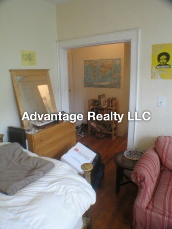 Building Photo - 16 Martin St