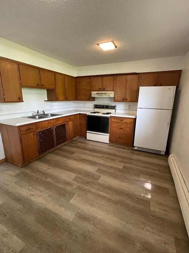 Primary Photo - 2653 Harvey St, #8