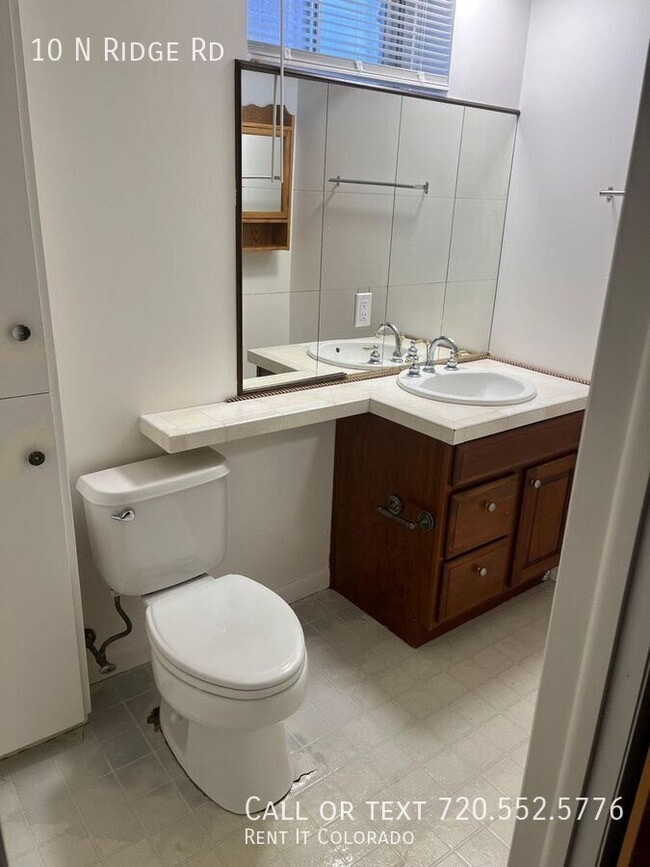 Building Photo - 10 N Ridge Rd