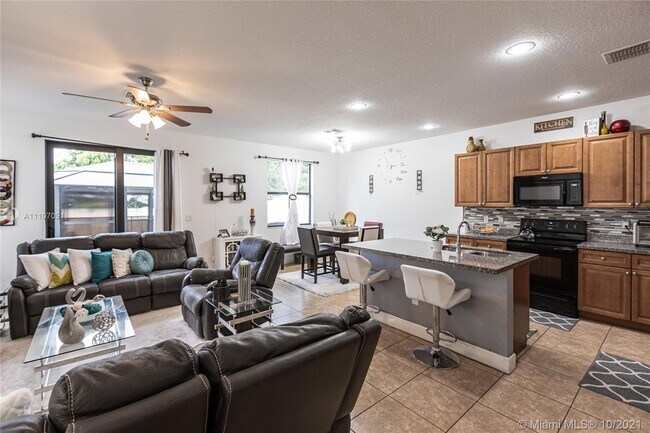 Building Photo - 4851 NW 57th Ct