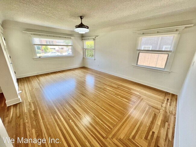 Building Photo - 3 br, 1 bath House - 237 Park Ave