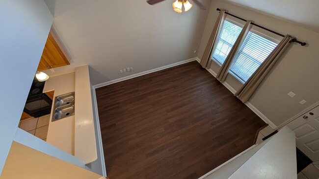 Building Photo - 3376 Sawtooth Dr