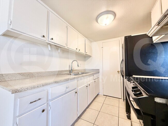 Building Photo - 4227 N 68th Dr