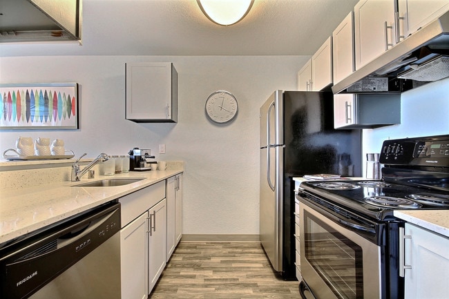 2 BR - Kitchen - Lodge at Madrona Ridge
